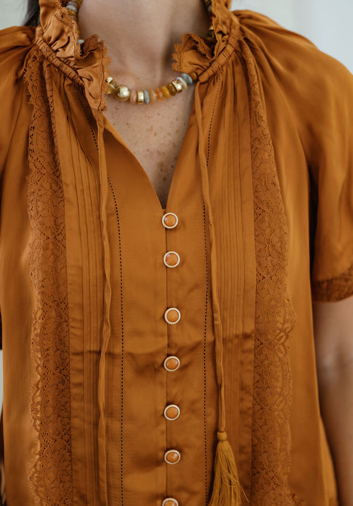 Elizabeth James Short Sleeve Kit Top in Chocolate