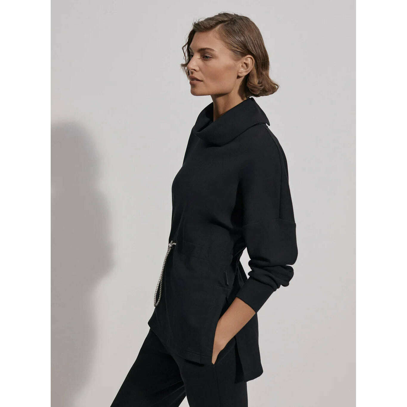 8.28 Boutique:Varley,Varley Freya Sweatshirt in Black,sweatshirt