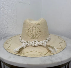 Tipsy Threads Shoreline Shell Hat